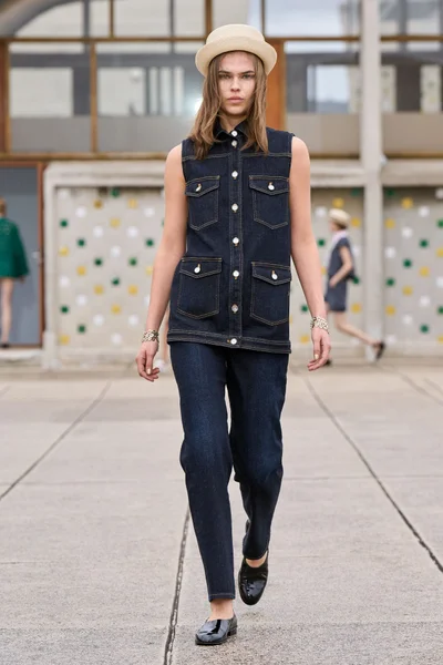 Look 44